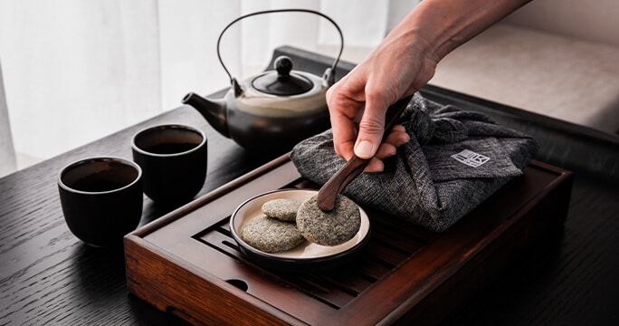 The Sesame Sablé paired with The Clan Hotel Singapore’s Nanyang Ritual Tea.